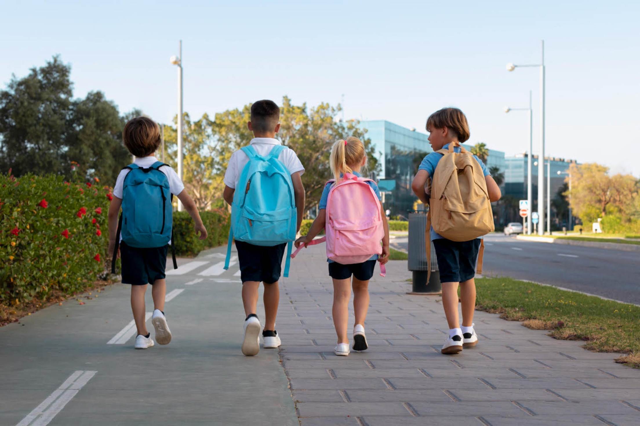 Tradicional ou de rodinha: como escolher as mochilas para a volta às aulas