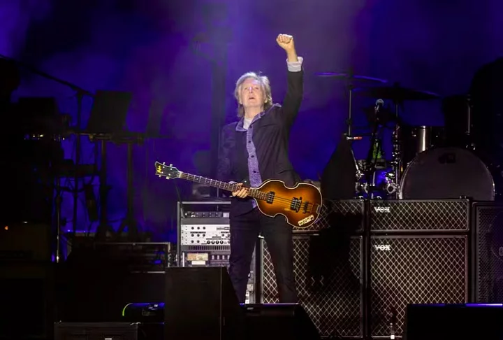 Nascido em 18/06/1942, o ex-Beatle Paul McCartney ainda faz shows, tem uma empresa que cuida dos direitos autorais de vários artistas e foi o primeiro ex-integrante da icônica banda inglesa a ser condecorado como Sir. É vegetariano, ativista pelos direitos dos animais e veio ao Brasil em 2024.-divulgação/Marcos Hermes