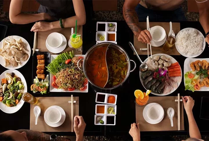 Sushi e sashimi são clássicos da culinária japonesa. A cozinha asiática é tem outras delícias típicas de diversos países do continente. Combinações que conquistaram o gosto de muitos brasileiros. Veja alguns quitutes dessa região.  