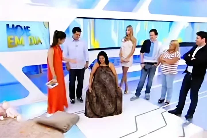 No dia 11 de janeiro de 2012, Maria Verônica declarou estar grávida de quadrigêmeos. Residente em Taubaté, no Vale do Paraíba, no interior de São Paulo, ela foi a programas de TV para expor o que seria seu drama pessoal.


