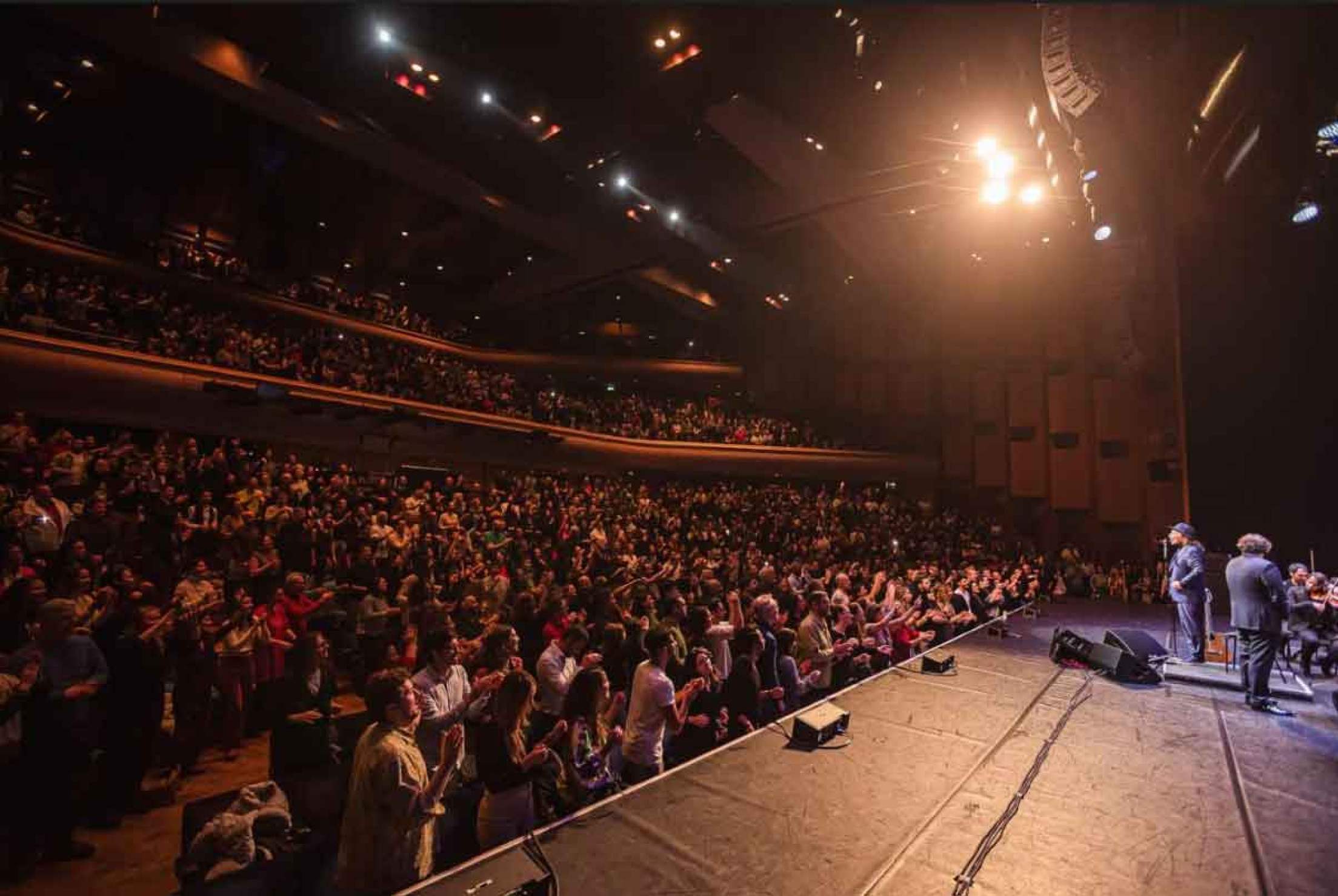 Alceu Valença e Orquestra Ouro Preto lotam teatro em Londres