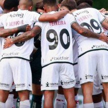 Atuações do Vasco contra o Volta Redonda: Zagueiros falham e Vegetti salva - Foto: Divulgação/Vasco