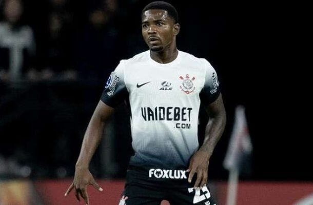 CACÁ - Até conseguiu aparecer bem no ataque, mas não foi exigido muito e ainda pecou na marcação no lance do gol. Nota: 6 - Foto: Rodrigo Coca/Agência Corinthians