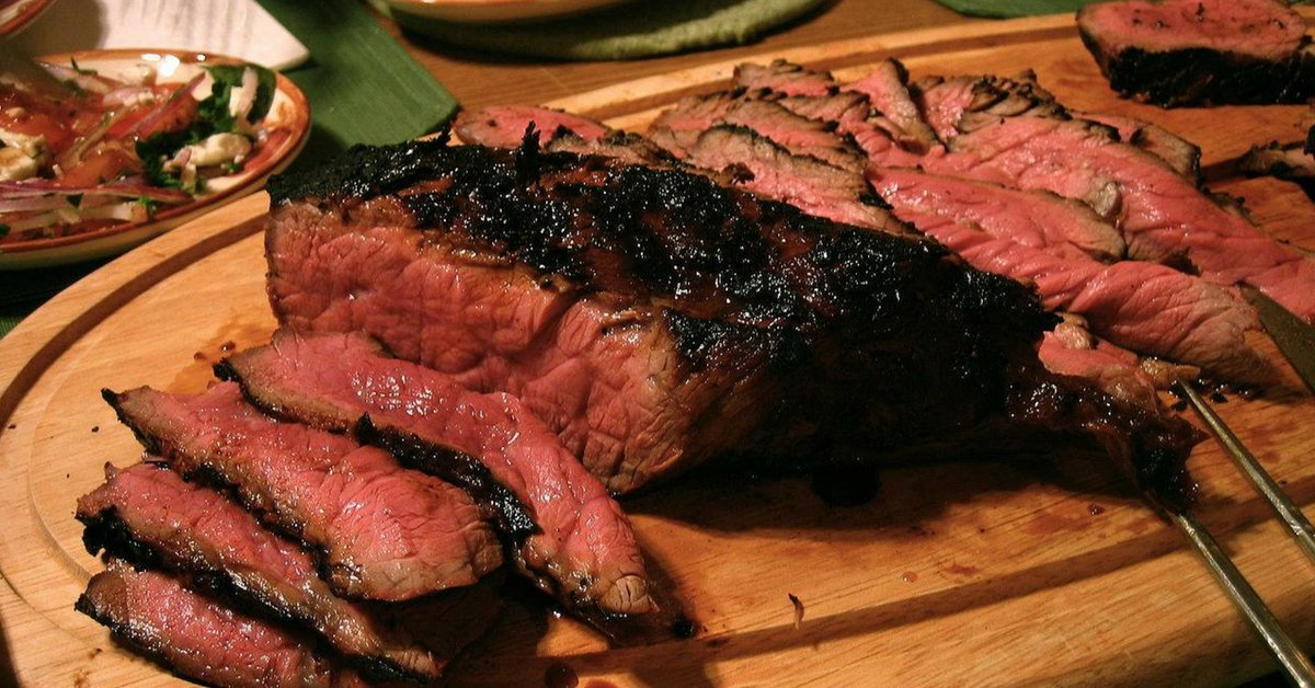O churrasco de wagyu Ã© um luxo, pois o quilo dessa carne chega a mil dÃ³lares (R$ 4.700)!  
