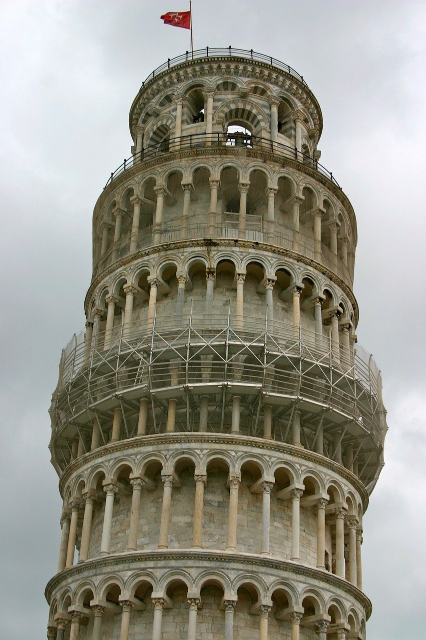A construÃ§Ã£o foi declarada PatrimÃŽnio Mundial pela Unesco, em 1987. A Torre de Pisa Ã© considerada um dos importantes sÃ­mbolos da ItÃ¡lia, e ainda, um dos maiores pontos turÃ­sticos da Europa.