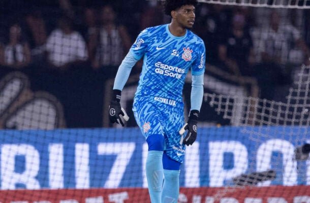 HUGO SOUZA - O goleiro passou a maior parte do tempo sem ser acionado. Entretanto, quando foi exigido, fez uma bela defesa, apesar de ter sido vencido facilmente no lance do gol. Nota: 6 - Foto: Rodrigo Coca/Agência Corinthians