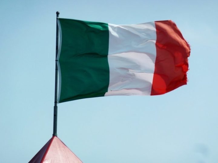 “Hoje a torre do sino é um monumento estável”, disse Andrea Maestrelli, presidente da Opera della Primaziale Pisana (OPA), em uma coletiva de imprensa descrevendo eventos para comemorar o aniversário da torre, em 2023.