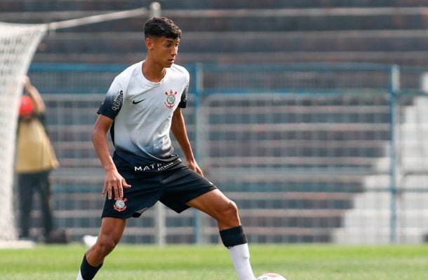 LUIZ EDUARDO - Em sua estreia no profissional, jogou poucos minutos e pouco conseguiu fazer. Nota: 6 - Foto: Rodrigo Gazzanel/Corinthians