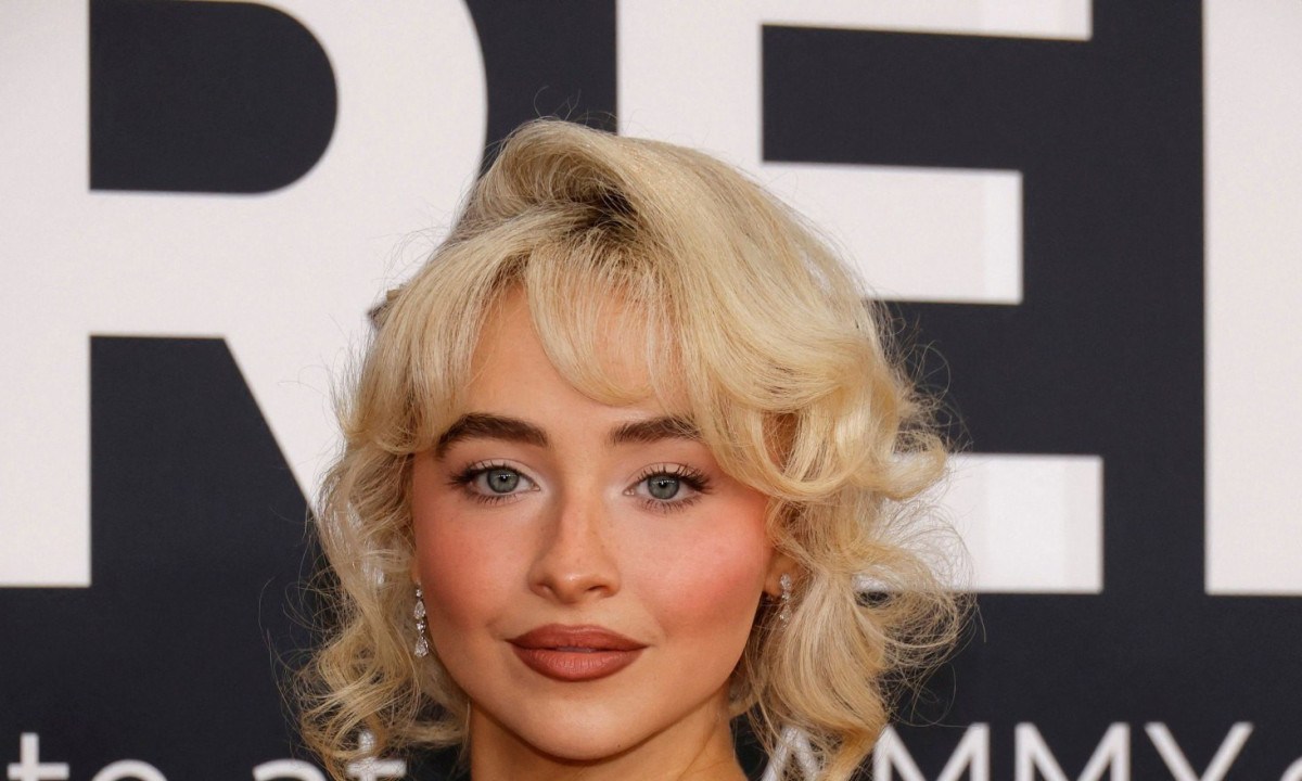  LOS ANGELES, CALIFORNIA - FEBRUARY 02: (FOR EDITORIAL USE ONLY) Sabrina Carpenter attends the 67th GRAMMY Awards on February 02, 2025 in Los Angeles, California.   Frazer Harrison/Getty Images/AFP (Photo by Frazer Harrison / GETTY IMAGES NORTH AMERICA / Getty Images via AFP)        -  (crédito:  Getty Images via AFP)
