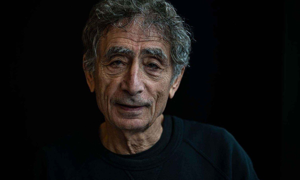 Capa do livro 'O Mito do Normal' com o título em inglês -  (crédito: Getty Images)