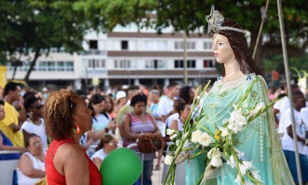 Quadro de Iemanjá, da artista Valeria Felipe, mostra representação negra de Iemanjá, fora dos padrões de magreza -  (crédito: Reprodução/Acervo pessoal Carolina Rocha)