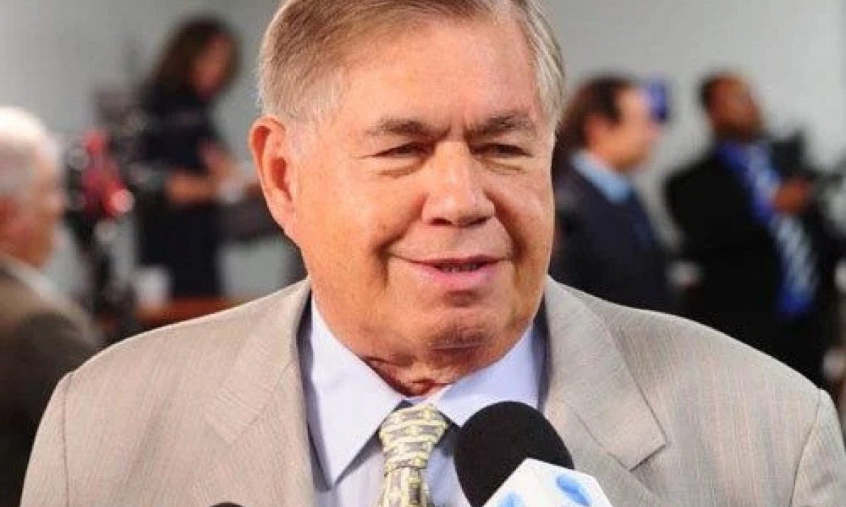 Morreu na madrugada deste domingo (2) o ex-governador de Minas Gerais Newton Cardoso (MDB), aos 86 anos. A causa da morte dele não foi divulgada, mas ele estava internado em um hospital de Belo Horizonte.

 -  (crédito: ARQUIVO)