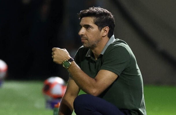 TÉC: ABEL FERREIRA - Escalou o time considerado titular pela primeira vez e a equipe respondeu com uma vitória de goleada. Além disso, no melhor momento do Guarani no jogo, fez mudanças entre jogadores e no estilo de jogo que surtiram efeito. NOTA: 7,5 - Foto: Cesar Greco/Palmeiras