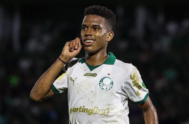 ESTEVÃO - Em seu melhor estilo, desencantou no segundo tempo. Marcou um golaço no início do segundo tempo e aproveitou cruzamento de Piquerez para confirmar a vitória na reta fina da partida. Mostrou crescimento e foi importante para a vitória do Palmeiras com duas bolas na rede. NOTA 8,0 - Foto: Fabio Menotti/Palmeiras
