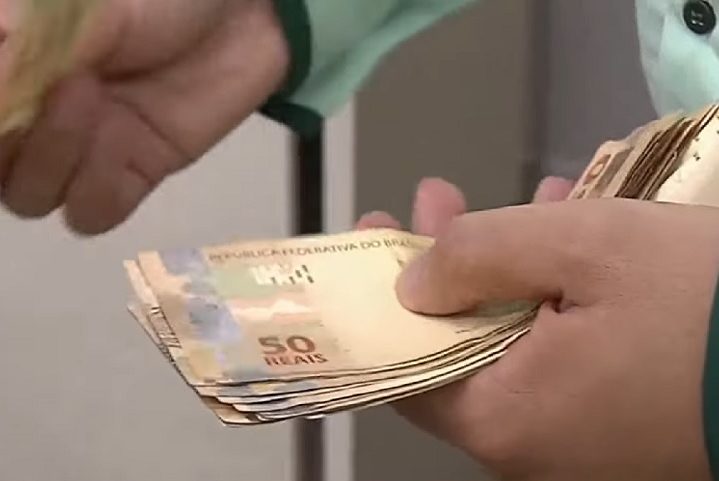 Cai o número de endividados no país, aponta entidade do comércio