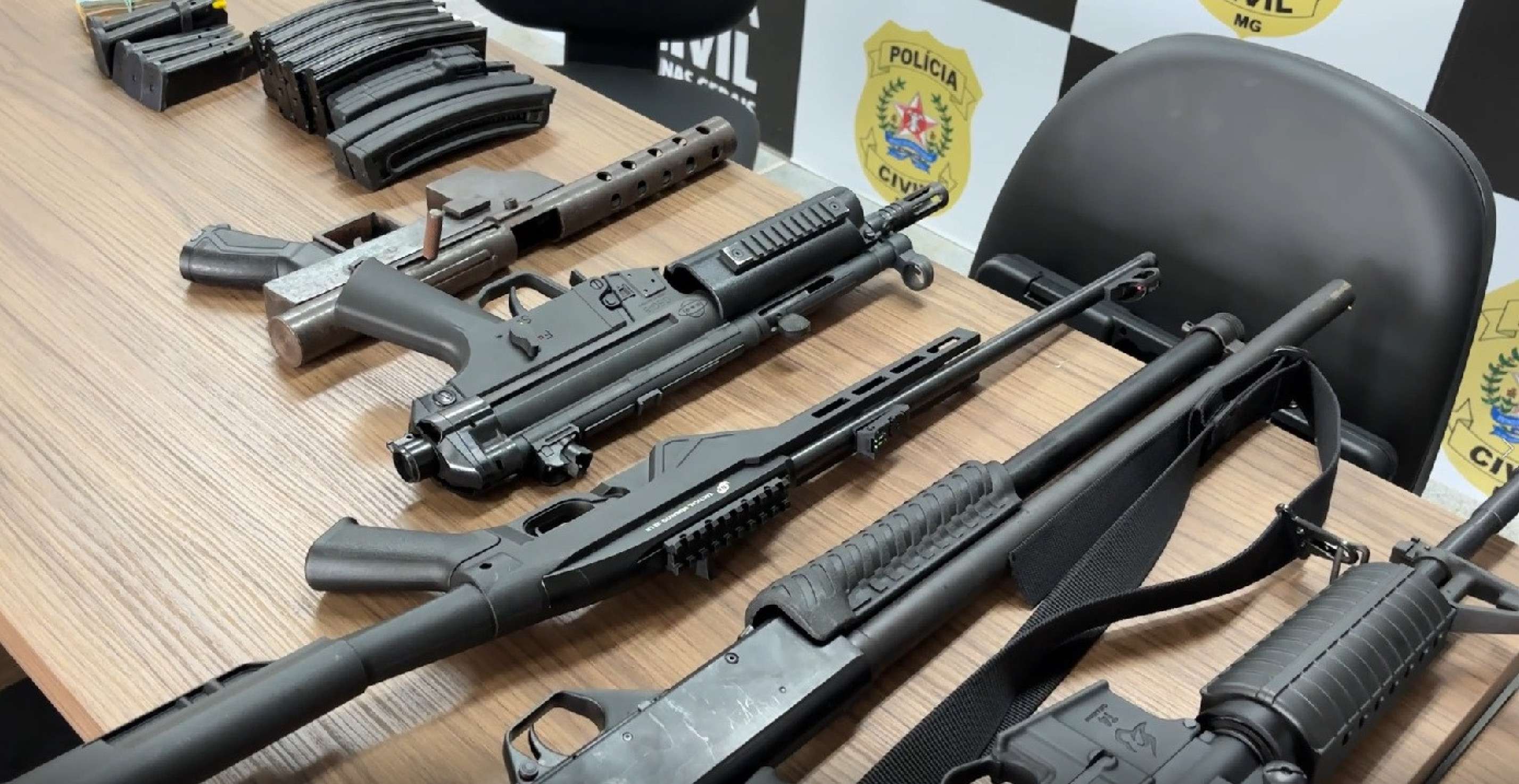 Armas supostamente usadas em homicídios são apreendidas em MG e SP