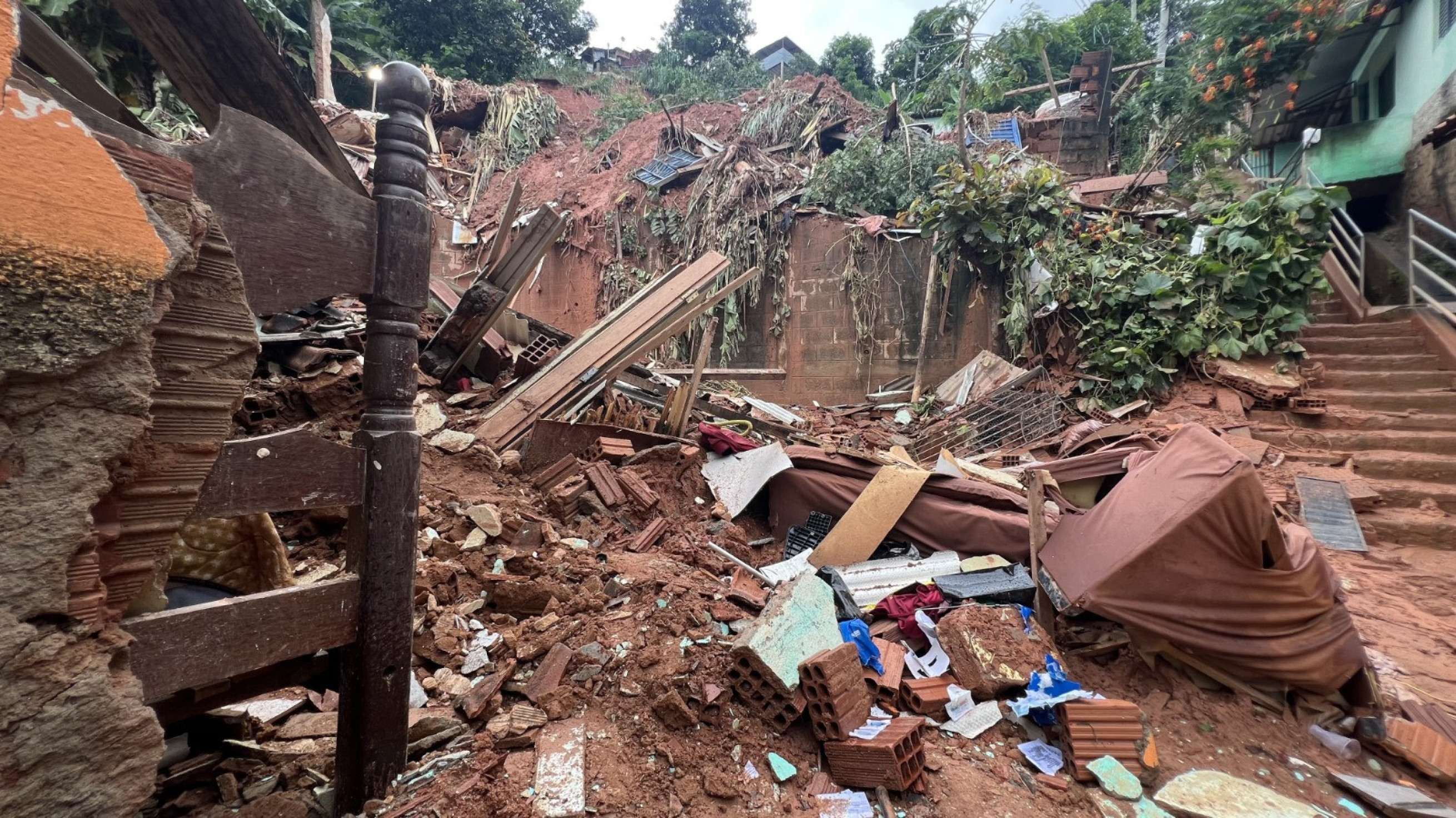 Chuva em MG: número de desalojados e desabrigados ultrapassa os 4 mil