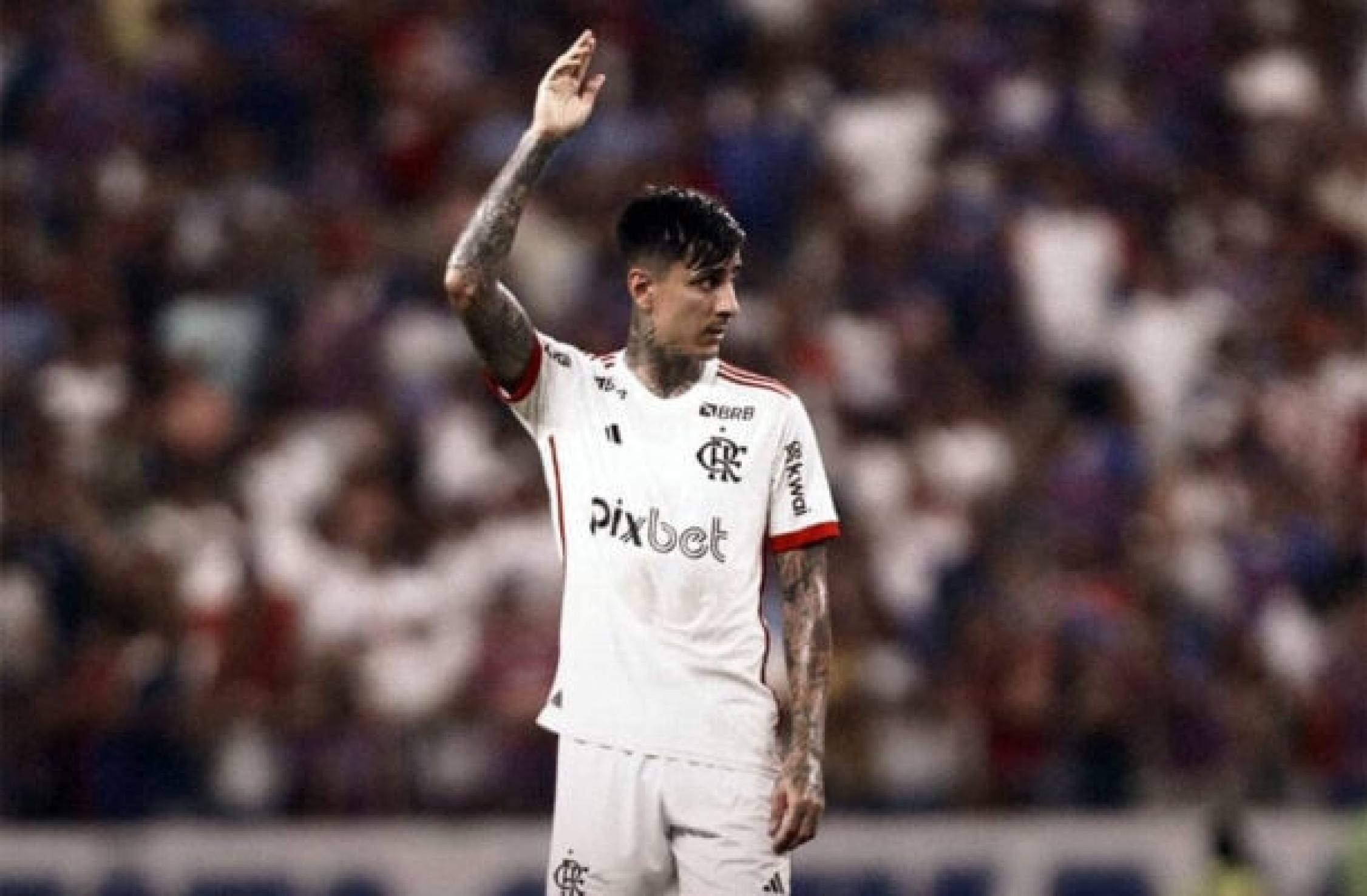 Flamengo e Pulgar reabrem conversas por renovação
