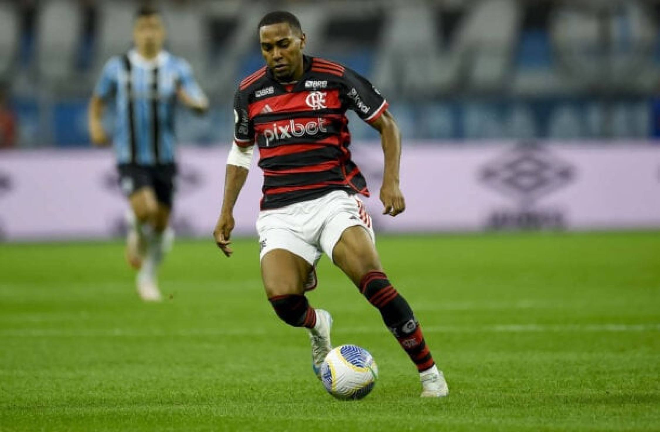 Flamengo dá mais um passo para vender Lorran ao CSKA