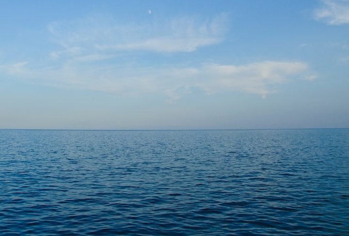 Ele destaca ainda que se nenhuma ação for tomada, o nível dos mares pode subir 100 centímetros nos próximos 130 anos.