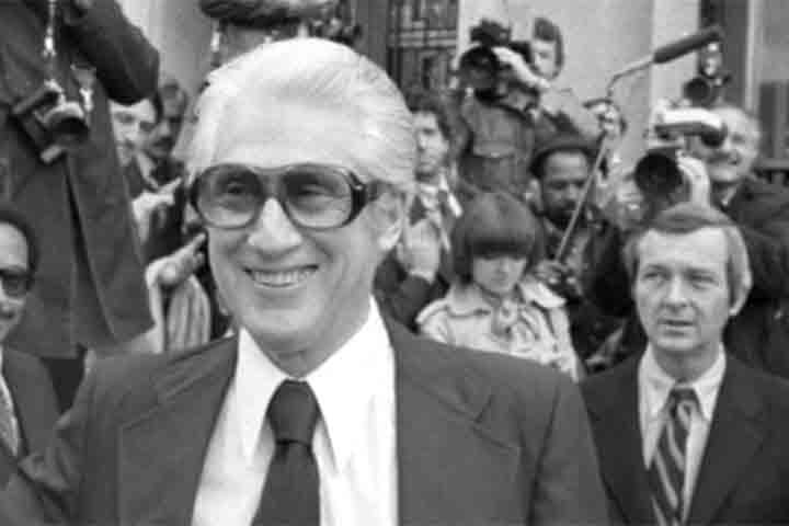 Somente em 2005  a identidade do “Garganta Profunda” deixou de ser sigilosa. Em uma entrevista, Mark Felt (foto), que foi o segundo homem mais poderoso do FBI, revelou ter sido a fonte de Bernstein e Woodward. 

