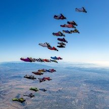 Atletas brasileiros batem recorde mundial de wingsuit  - DINO