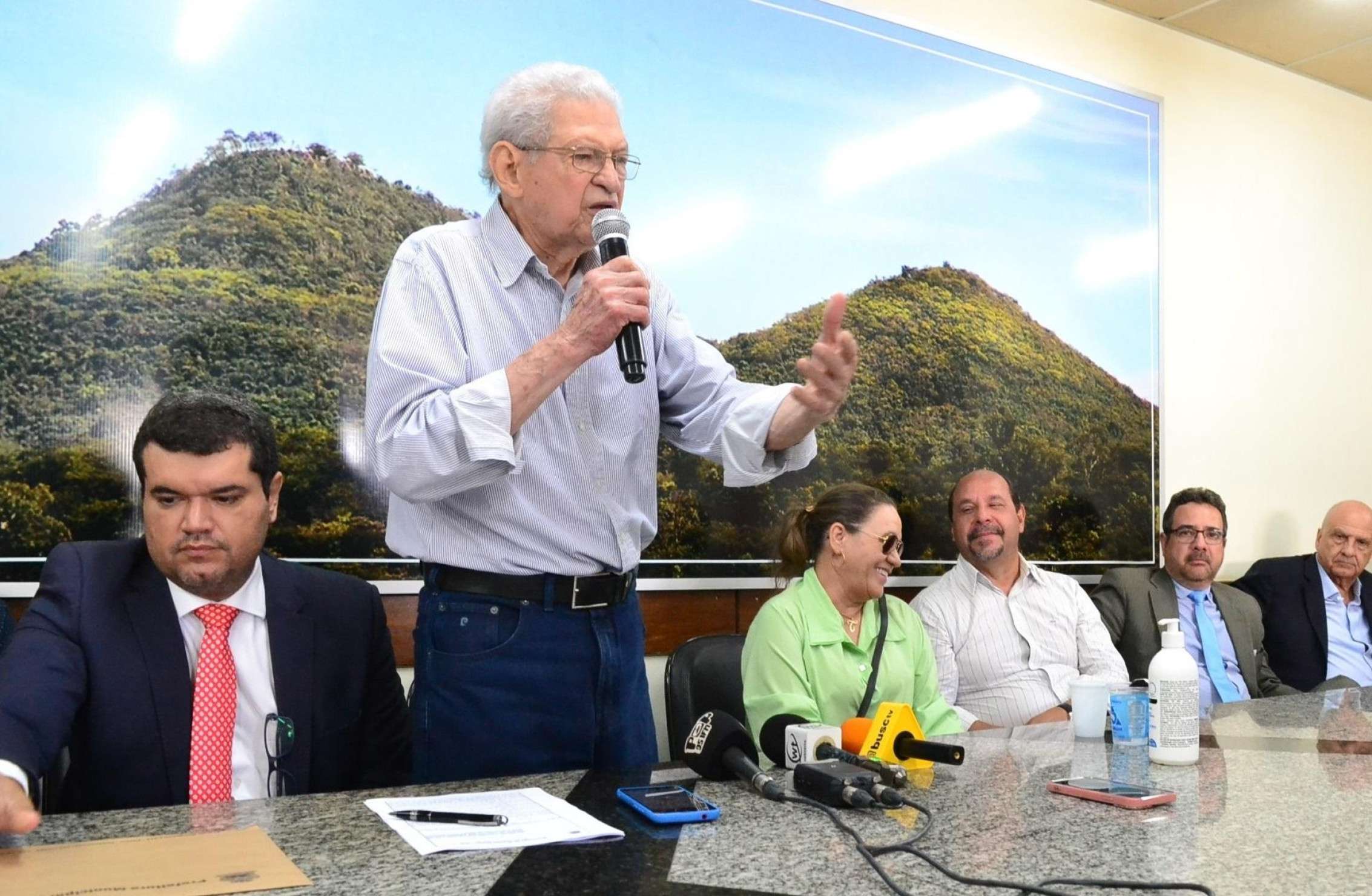 Montes Claros decreta luto oficial pela morte de Humberto Souto