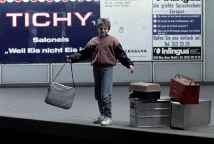 Quando criança, Stan fez uma pequena participação no filme 