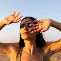 62,51% das pessoas se expõem ao sol sem proteção adequada - Freepik