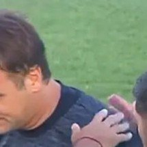 Bandeirinha é levado a hospital após ataque de torcida: ‘Não foi lesão, foi agressão’ - No Ataque Internacional