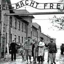 Auschwitz libertados do inferno - reprodução