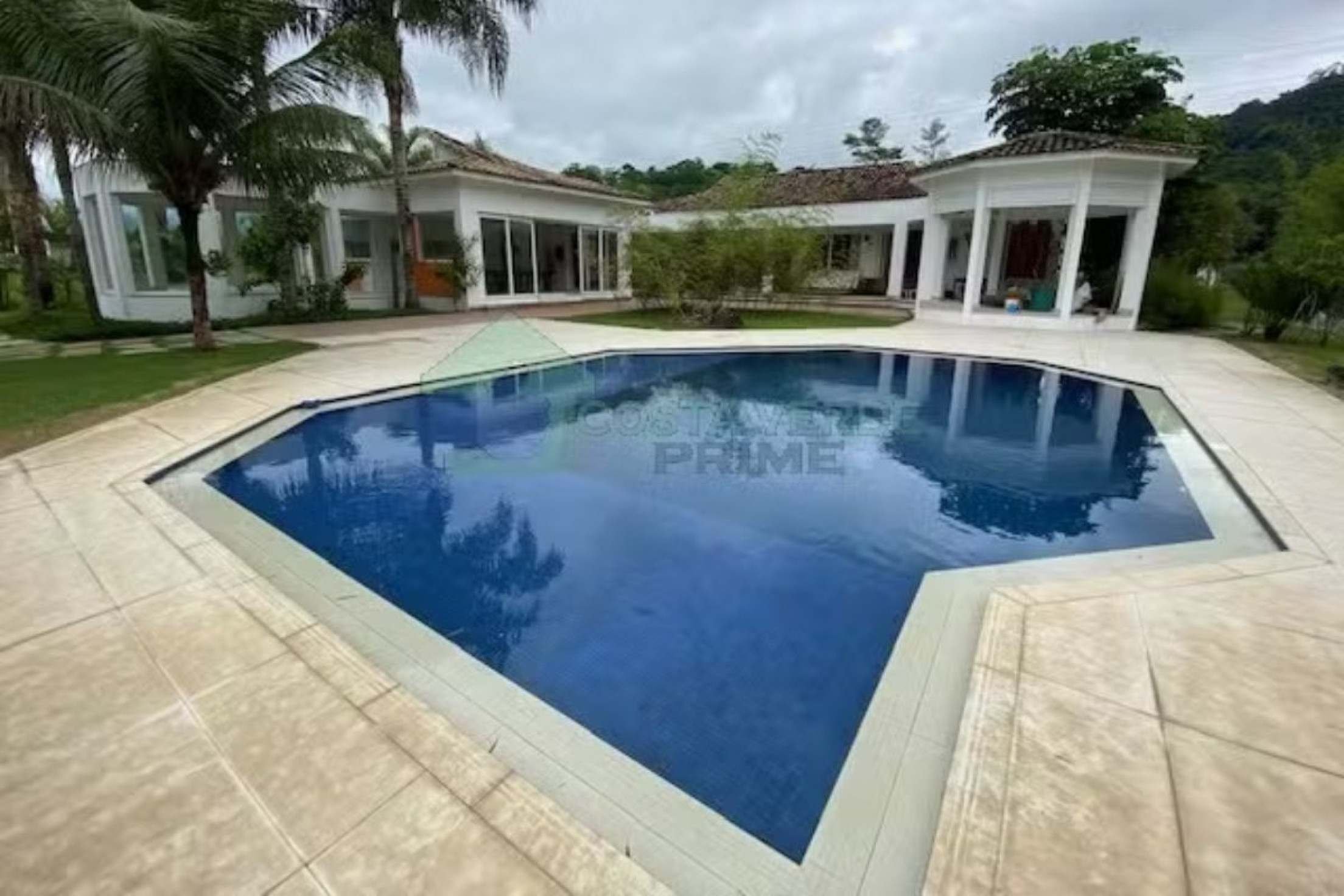 Uma das piscinas de Neymar em Mangaratiba