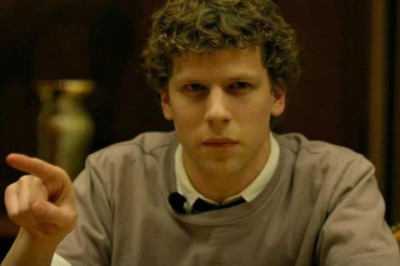 Conhecido por interpretar Mark Zuckerberg no filme 'A Rede Social' (2010), o ator Jesse Eisenberg criticou publicamente o CEO da Meta em uma entrevista. -  (crédito: divulgação/columbia pictures)