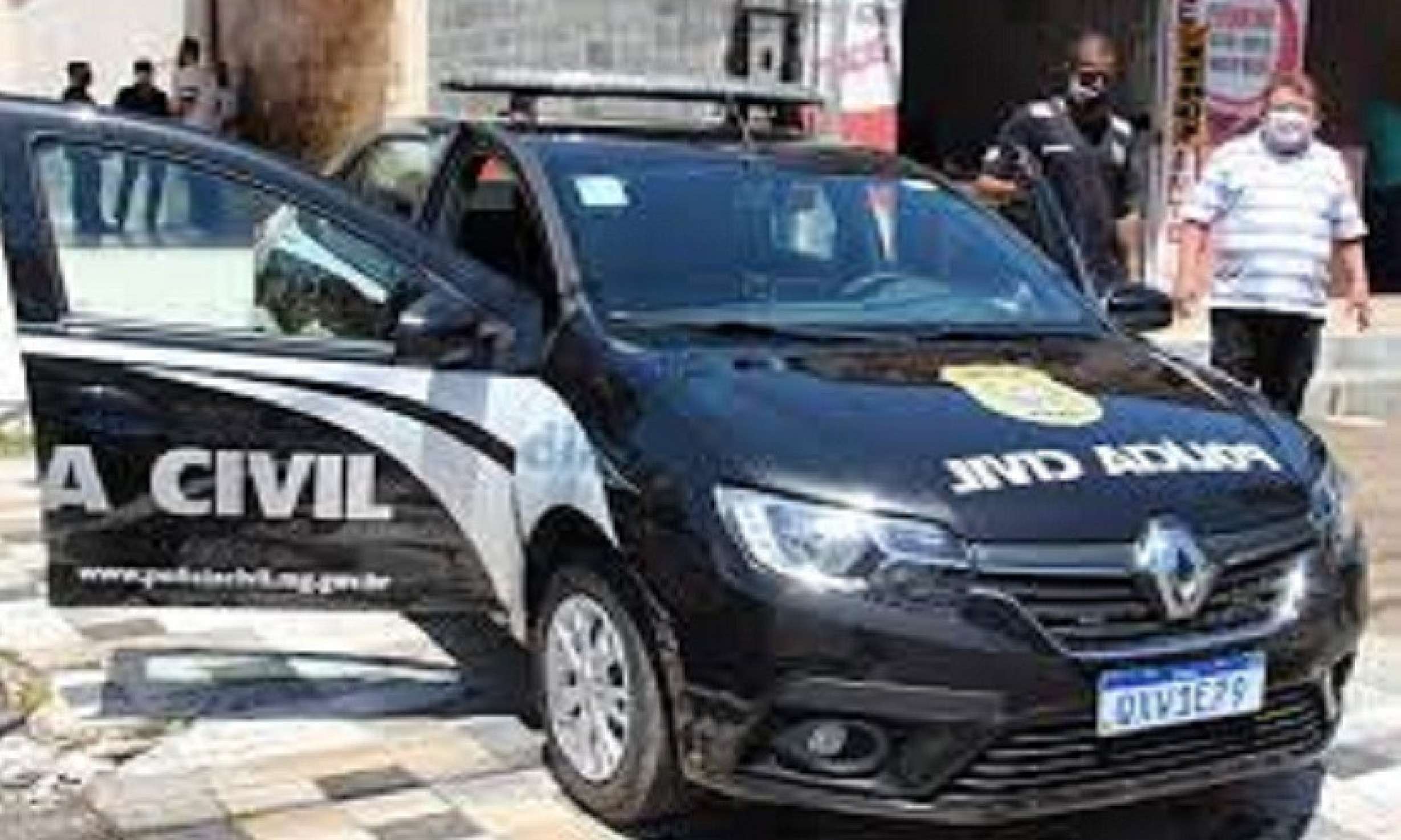 Homem é executado a tiros em bar e coautor do crime é preso 