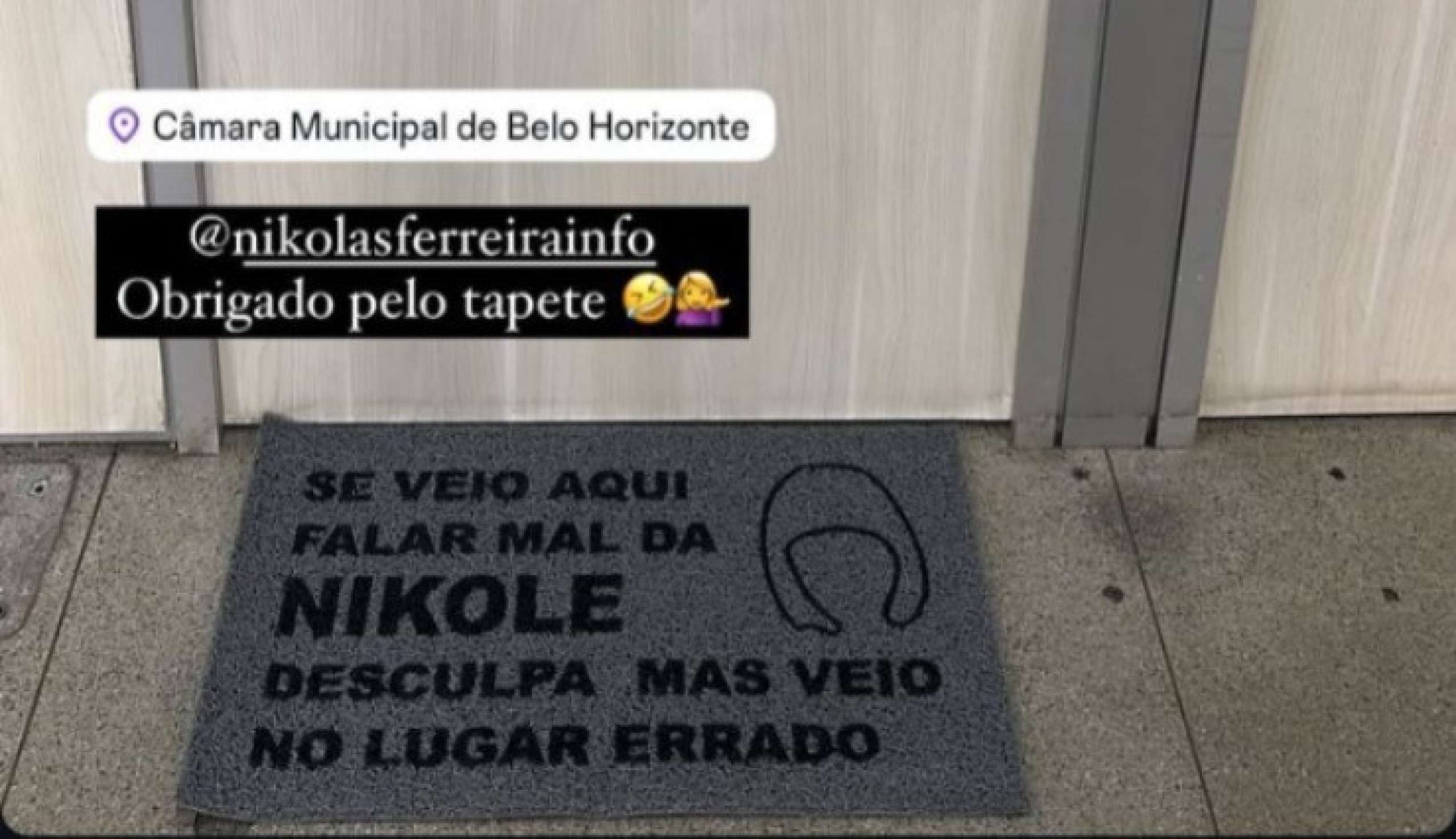 Tapete na porta do gabinete do vereador Pablo Almeida Tapete na porta do gabinete do vereador Pablo Almeida