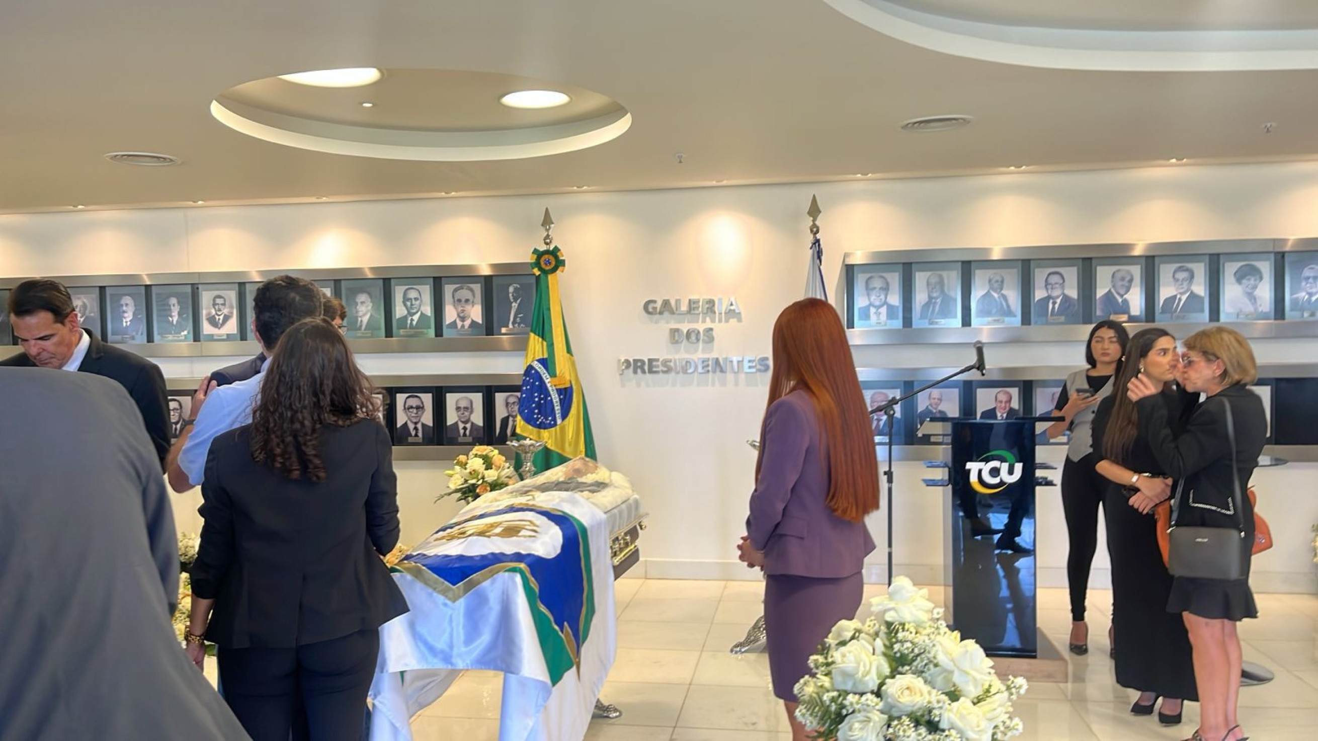 Corpo de Humberto Souto é velado na sede do TCU, em Brasília