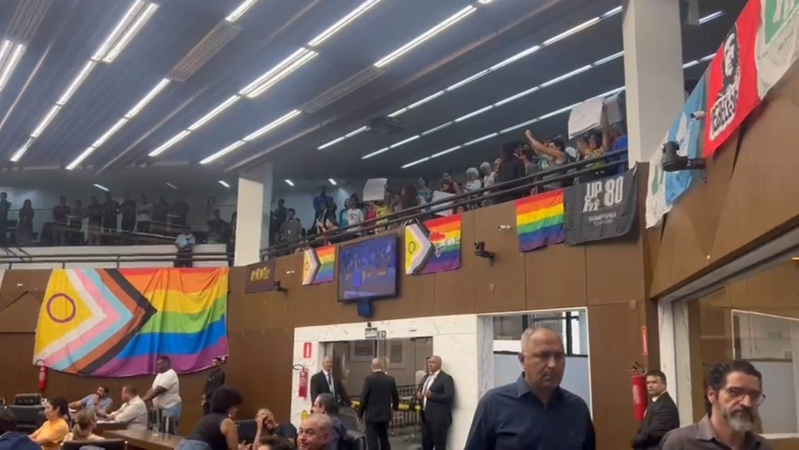 Confusão suspende votação de texto que proíbe trans em competições em BH