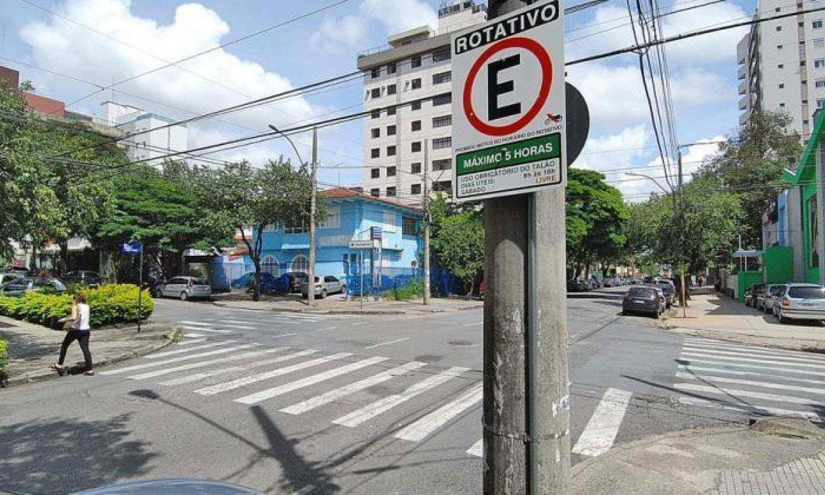 Sistema de estacionamento rotativo n&atilde;o ser&aacute; cobrado durante o pr&eacute;-carnaval e a folia da capital -  (crédito: Divulga&ccedil;&atilde;o/PBH)