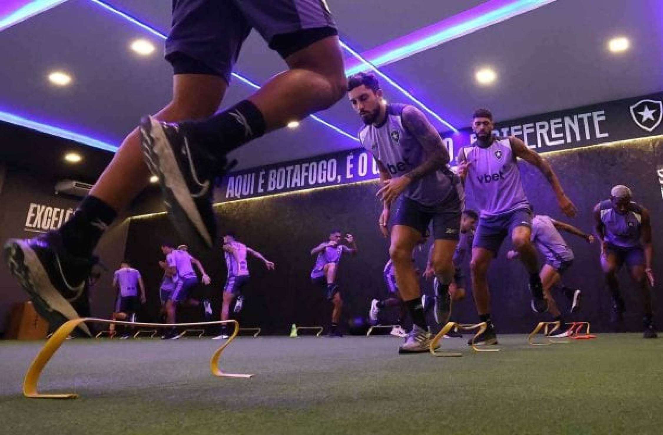 Sem Telles e Allan, Botafogo divulga relacionados para jogo do Carioca