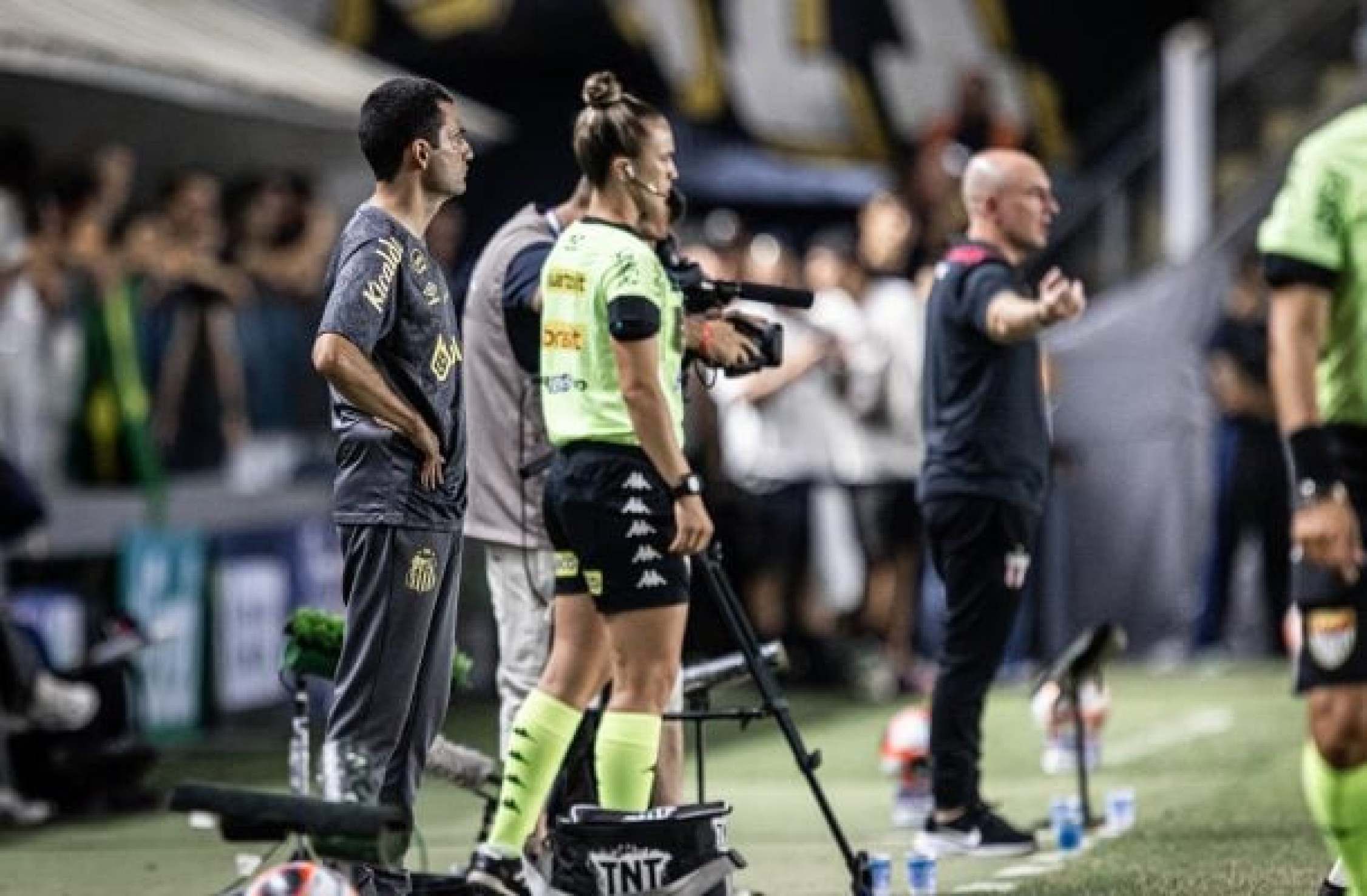 Auxiliar do Santos avalia reestreia de Neymar: ‘Surpreendeu’