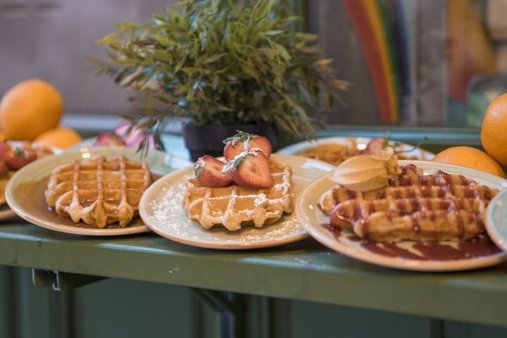 Embora populares nos Estados Unidos, os Waffles surgiram durante a Idade Média em uma região em que hoje está localizada a Bélgica (Ducado de Brabante)
