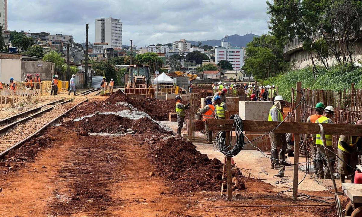 Linha 2 ter&aacute; 10,5 km de extens&atilde;o e sete novas esta&ccedil;&otilde;es: Nova Su&iacute;&ccedil;a, Amazonas, Nova Gameleira, Nova Cintra, Vista Alegre, Ferrugem e Barreiro -  (crédito: Edesio Ferreira/EM/DA Press)