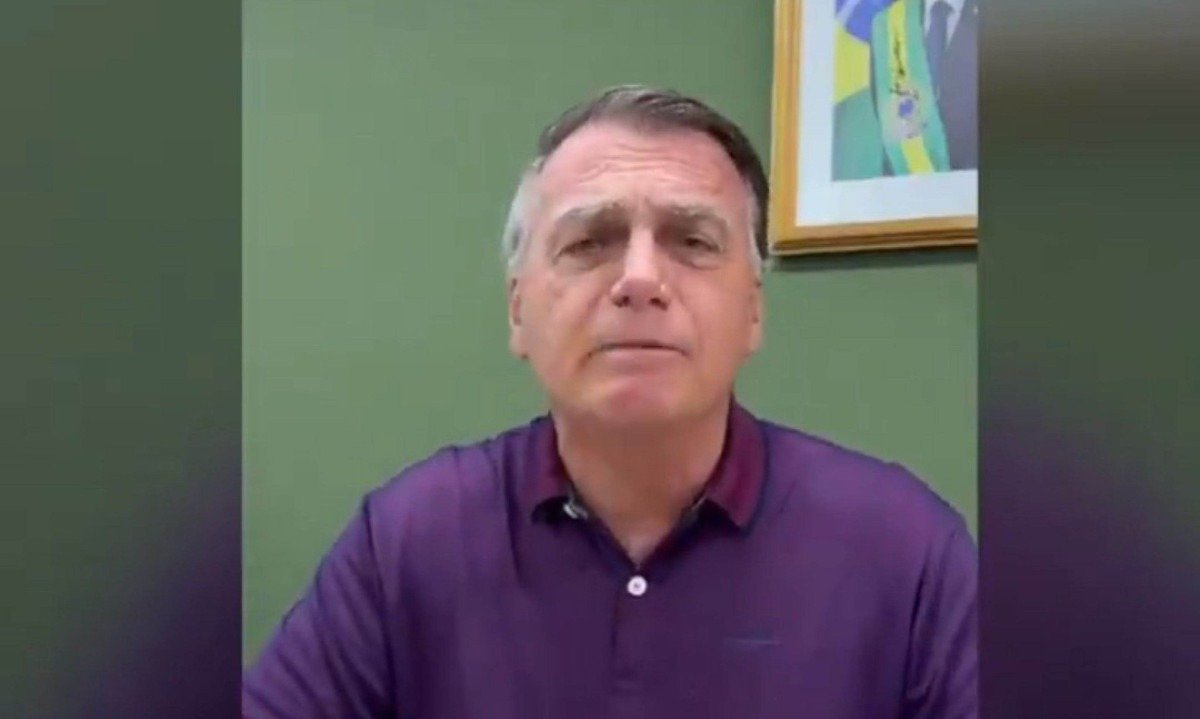 Jair Bolsonaro busca apoio no Congresso para tentar reverter condenação da Lei da Ficha Limpa que suspendeu os direitos políticos dele por oito anos -  (crédito: Reprodução/Redes Sociais)