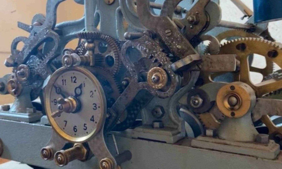 Uma ação judicial obrigou o pároco da igreja Matriz Nossa Senhora da Piedade a suspender o toque do relógio  -  (crédito: Acervo pessoal)
