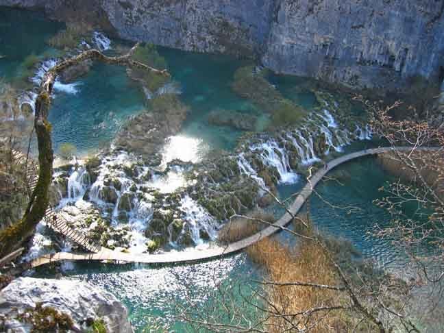 5Âº - Plitvice Lakes National Park (CroÃ¡cia) - 7.29 - Ã? um dos maiores e mais antigos parques nacionais da CroÃ¡cia. Em 1979,  foi inscrito na lista do PatrimÃŽnio Mundial da UNESCO, devido Ã  sua notÃ¡vel e pitoresca sÃ©rie de lagos calcÃ¡rios e cavernas, conectados por cachoeiras.