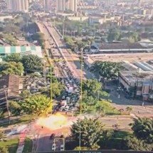 Veja vídeo do momento em que avião cai em avenida de São Paulo - Reprodução/Dailymotion