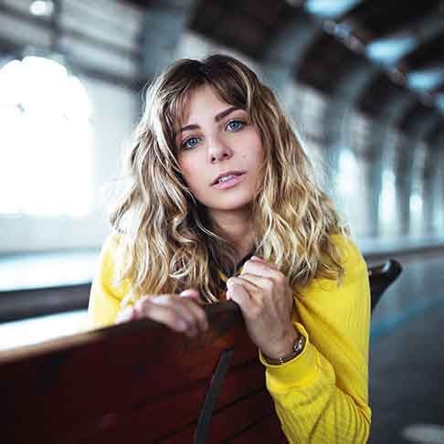 Espectadores notaram, inclusive, que em momentos do namoro entre eles, Galisteu deu lugar na trama para Xuxa. A Rainha dos Baixinhos é interpretada na série por Pâmela Tomé.
