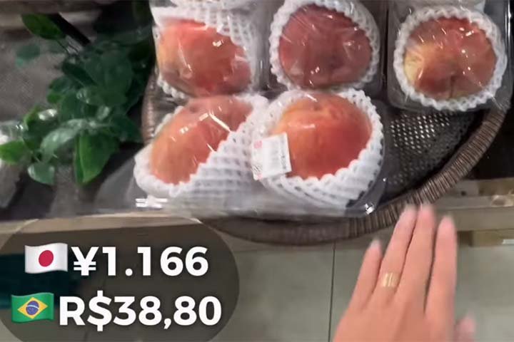 As frutas acrescentam um toque especial aos presentes, proporcionando uma experiência sensorial única. Além disso, conecta as pessoas com a natureza ao longo do ano e são exibidas como verdadeiras obras-primas.