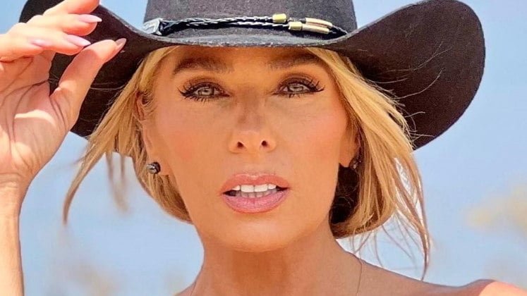 “Todas as homenagens, sejam elas em forma de livro, filme, DVD, série, minissérie que dizem respeito ao Ayrton são todas maravilhosas, merecidas e muito, mas muito bem feitas. Nós temos a obrigação de perpetuar a história do Ayrton para todas as gerações”, iniciou Galisteu. 


