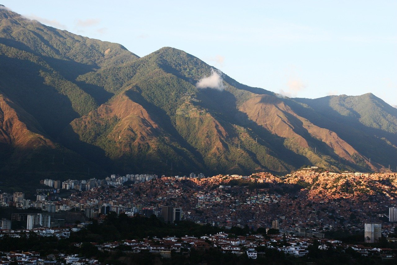 Venezuela (América do Sul): 14 pontos - Capital: Caracas.  População: 28,4 milhões   -gregtovar pixabay